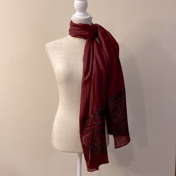 Ellen Tracy maroon dressy embellished soft wrap / shawl 72”x 28” - Picture 6 of 11